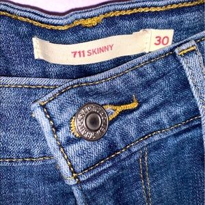 711 Skinny Levi’s